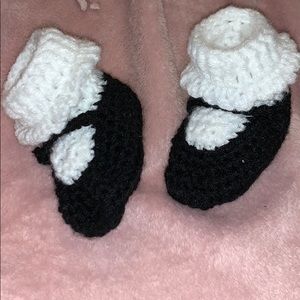 Knitted shoes
